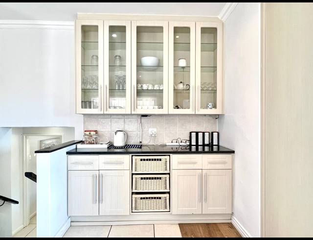5 BEDROOM HOUSE FOR SALE IN PARADISE BEACH